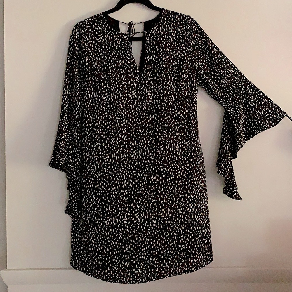 Kaari Blue dress, bell sleeve blk/green-gray print